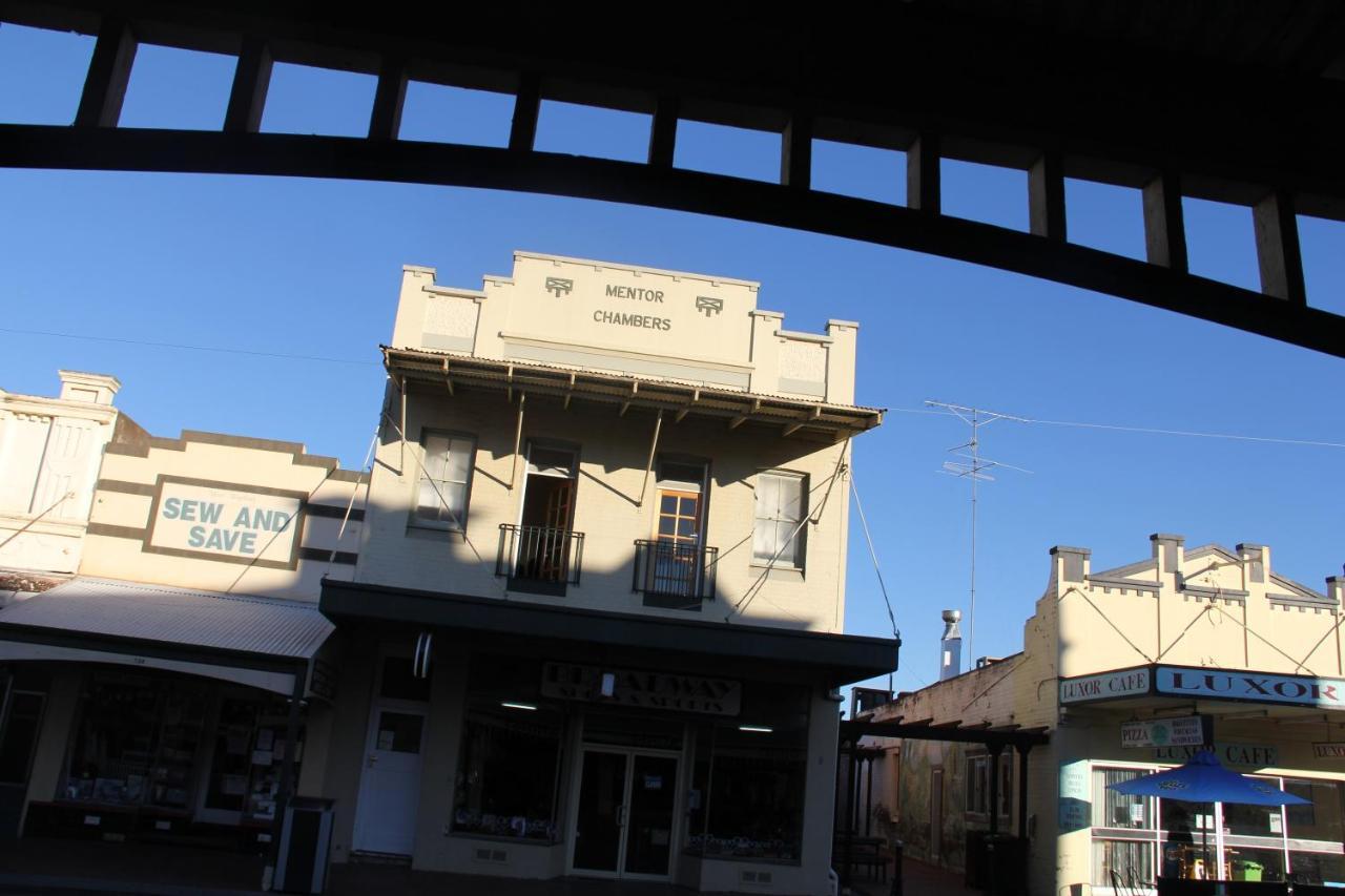 Mentor Chambers Apartment Bed & Breakfast West Wyalong Exterior foto